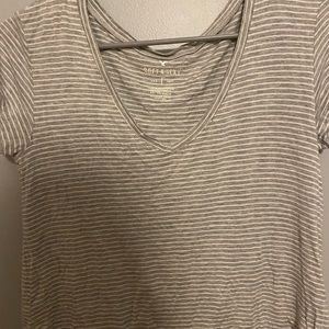 American Eagle V-Neck stripped top
